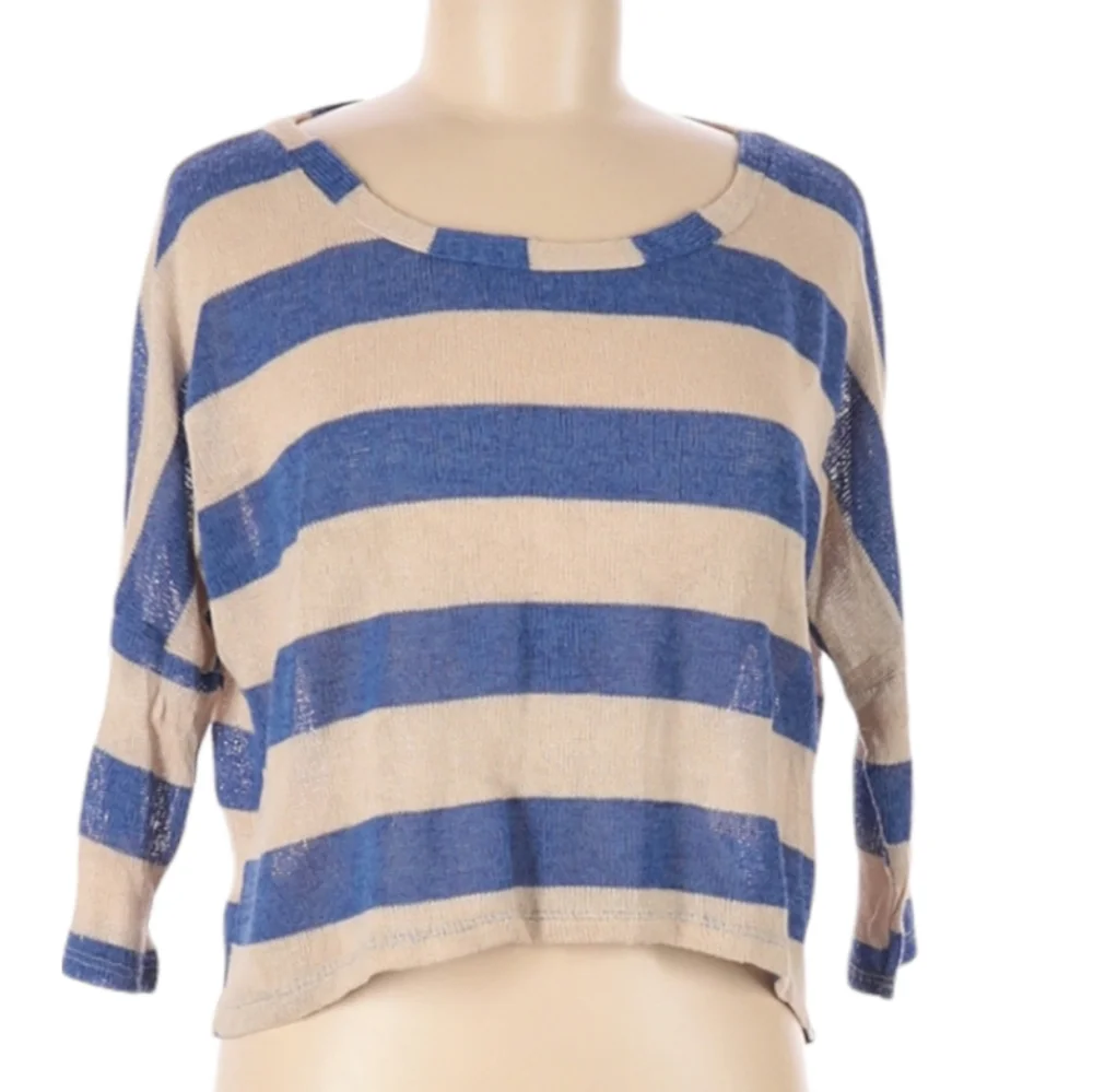 N/A edge pullover